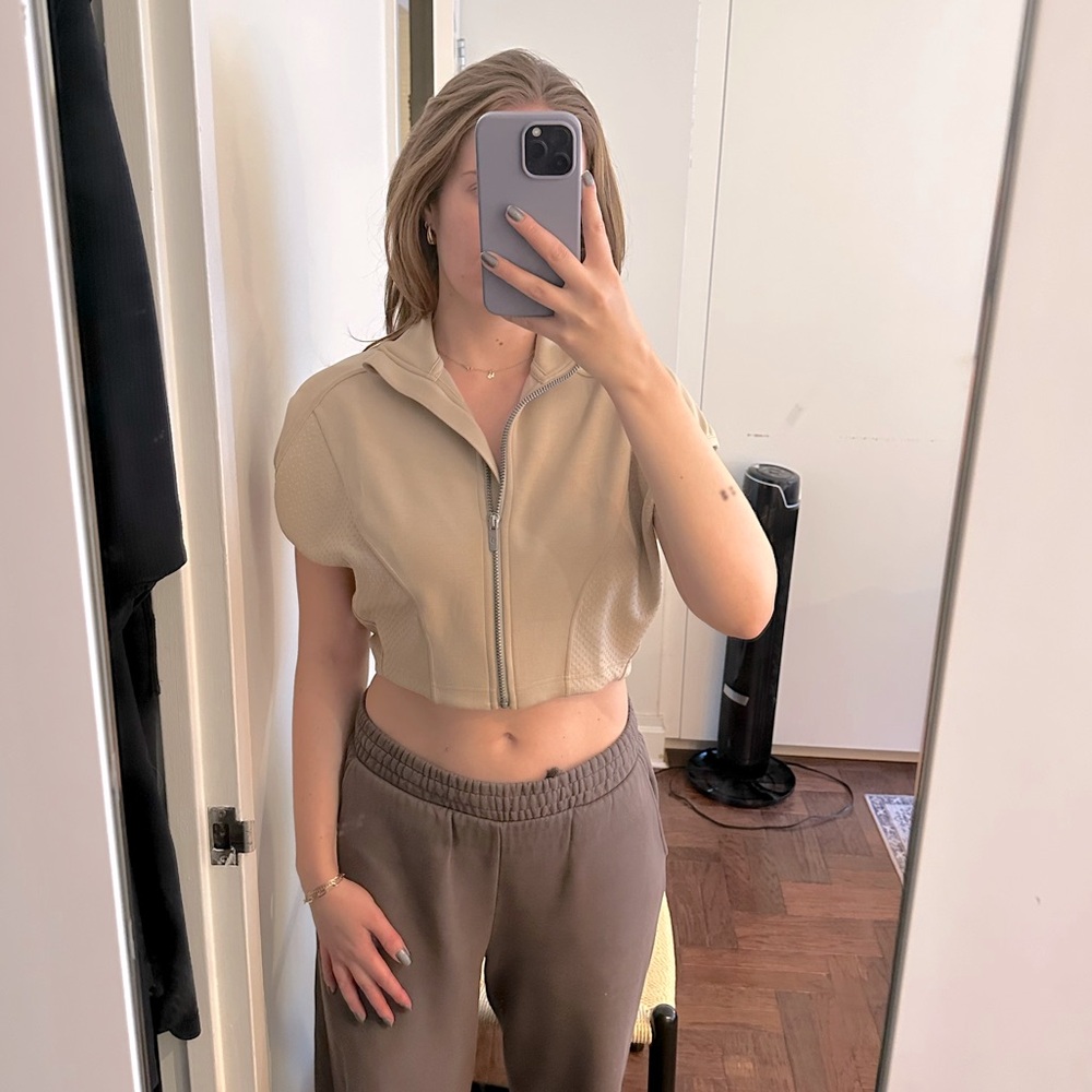 Lululemon Beige Zip Crop Vest